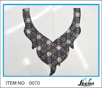 Manufacturer Iron On Crystal Rhinestone Neckline