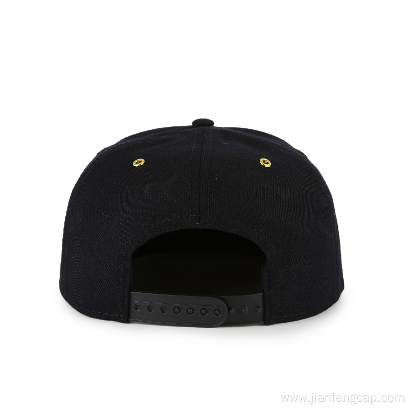 Custom design gold metallic embroidery snapback cap