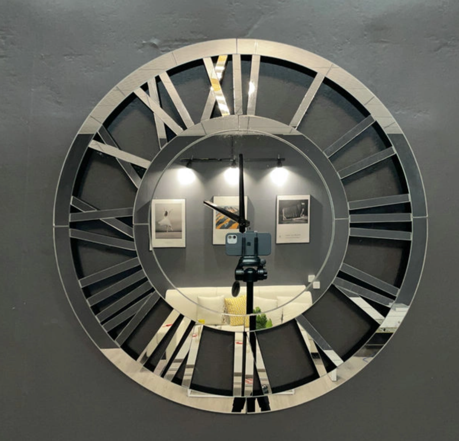 Moderne Spiegelwanduhr für Wohnzimmer