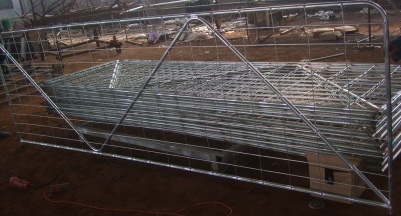 hot sale galvanized sheep wire mesh portable fence panel/corral panel/alpaca panel( factory )