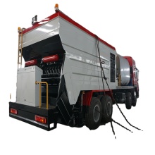SINOTRUK HOWO 8x4 RHD Synchronous Chip Sealer: Asphalt Macadam & Gravel Paving Equipment