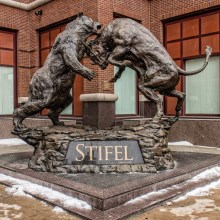 High Quality life size bronze fighting bull and bear sculpture statue