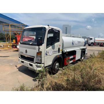 Xuất khẩu 4x2 Howo Fuel Tank Truck để bán