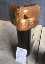 PDC diamond step drag engraving drill bit