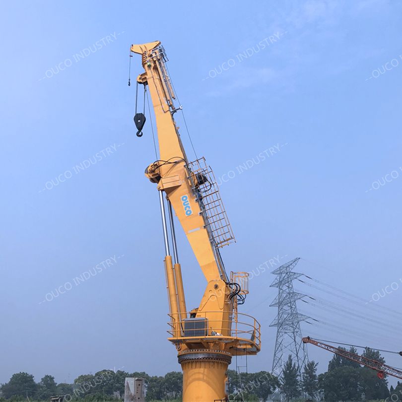 O Crane offshore da OUCO é robusto e durável, 1.5T36.6M Telescópico Boom Crane 360 ​​graus Rotação