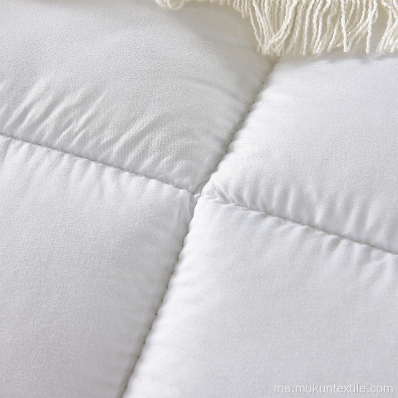 Isi mikrofiber mewah Quilted Comforter Hypoallergenic