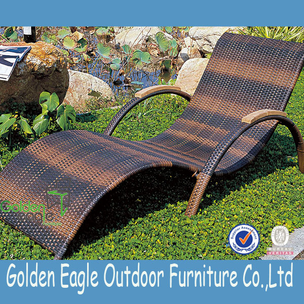 Outdoor rieten meubels Sunlounger