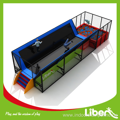 Fitness trampoline with handle