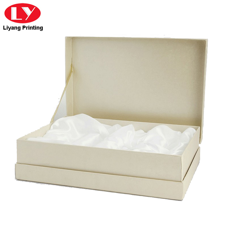 Box With Satin Cloth Jpg