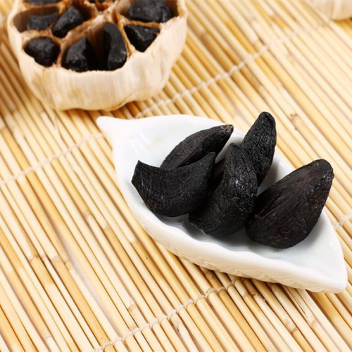 Bawang putih hitam dari sumber berkualitas tinggi