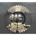 Cool Mirror Wall Clock zainstalowany w salonie