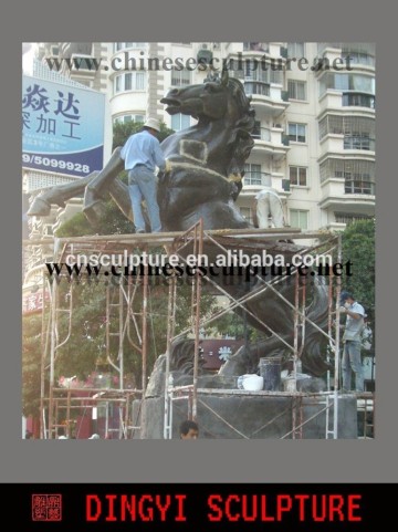 large outdoor horse Sculpture