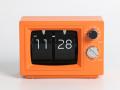 Mini TV Flip Clock na mesa