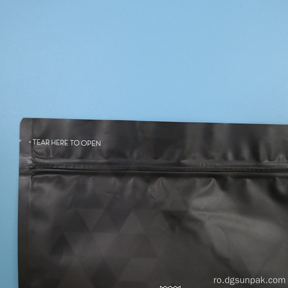 Pungi de ambalare din plastic cu fermoar, negre mat, personalizate