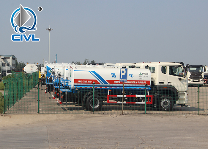 Camión portador de agua 4x2 1 4x2 Water Carrier Truck 1