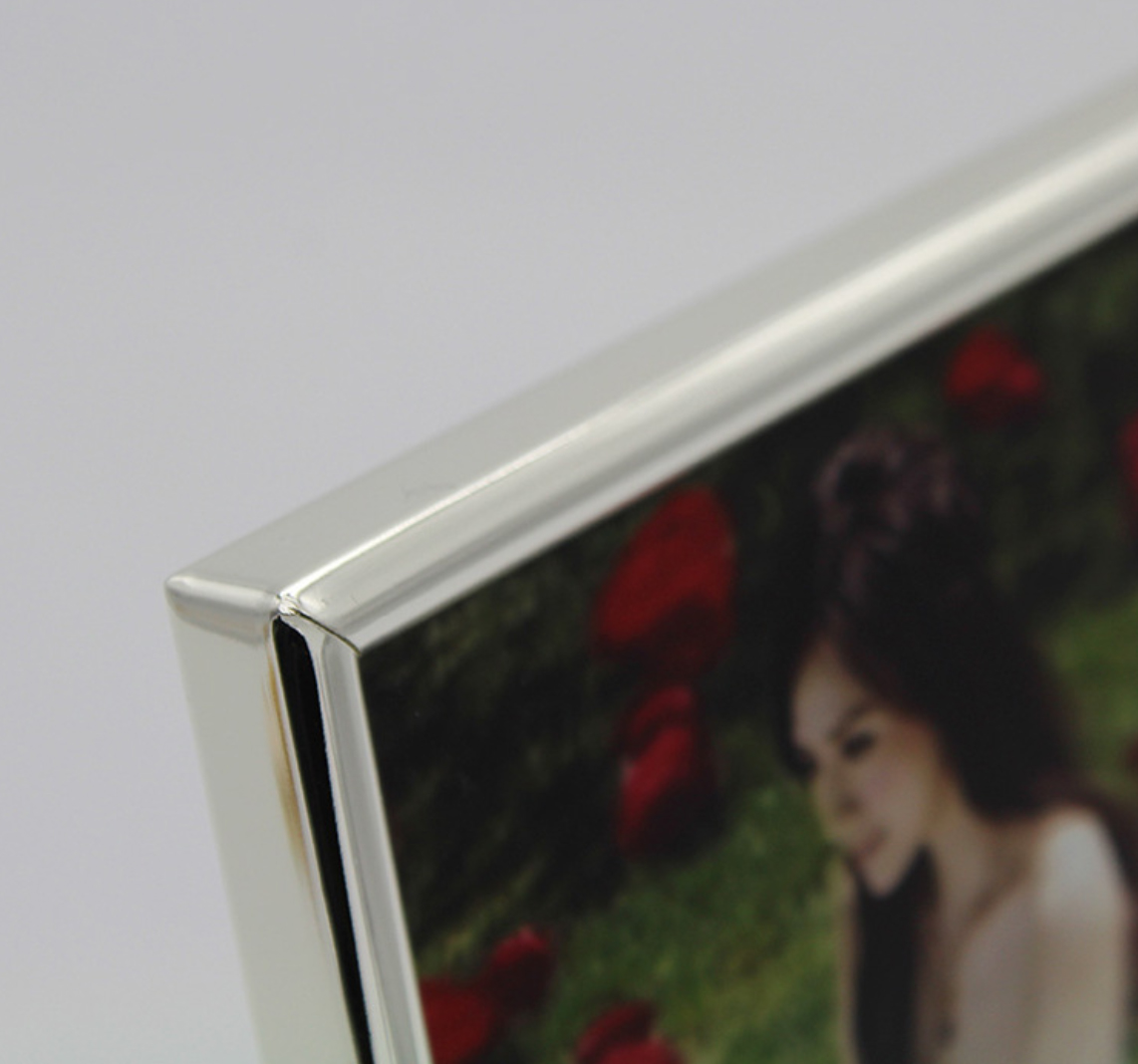 Nordic Metal A4 Wall Hanging Picture Frame 6 Inches Glass Table Decoration 7 Inches 8 Inches Photo Frame