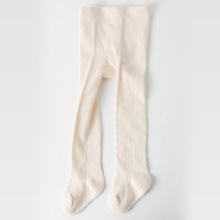 Wearing thin pantyhose on the outside