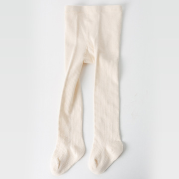 Wearing thin pantyhose on the outside