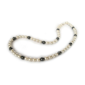 Collier de perles d&#39;hématite