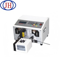 Automatic wire cutting peeling machine for flat wire