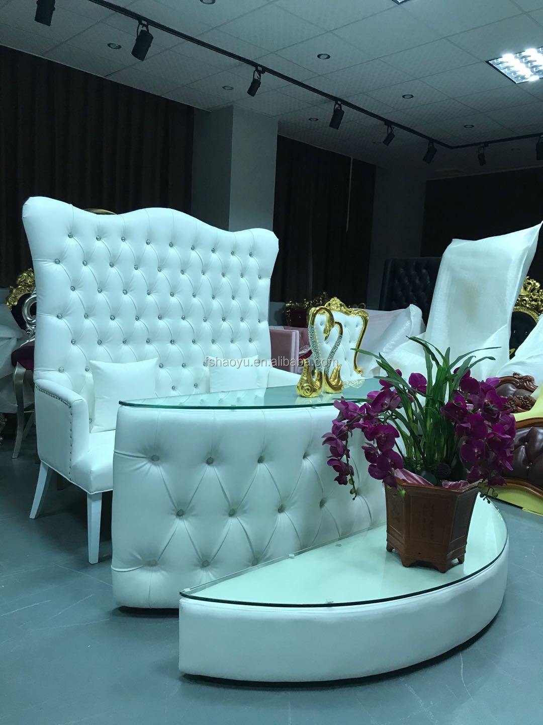 Wholesale High Back Double Throne Chair for Wedding, White and Gold Double Throne Chair Hotel Sofa Hotel Furniture 5 Set Antique