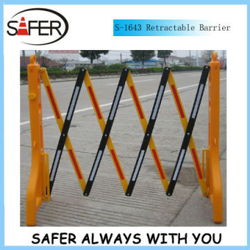 Retractable safety fence