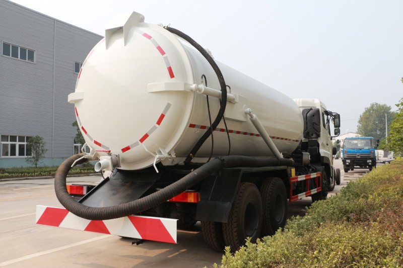 VACUUM SUCTION TRUCK