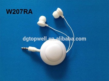 Promotional retractable earphone with retractable cord