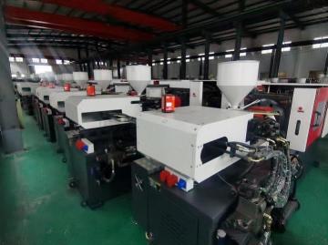 530 ton PET special injection moulding machine