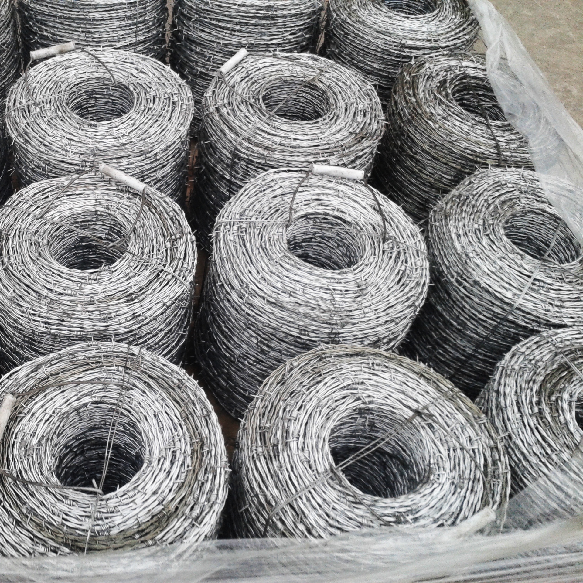 Hot Dipped Galvanized Barbed Wire In Low Price For Sale3