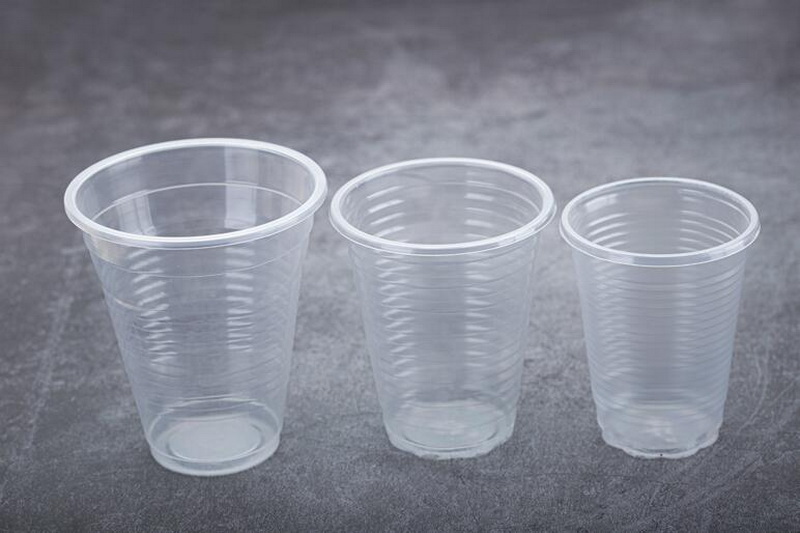 Wholesale Plastic Drinking Cups With Lids / Water cup bottle plastic