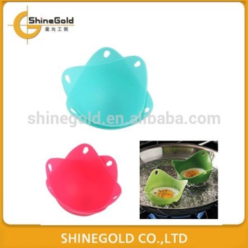 Plastic/silicone egg holder