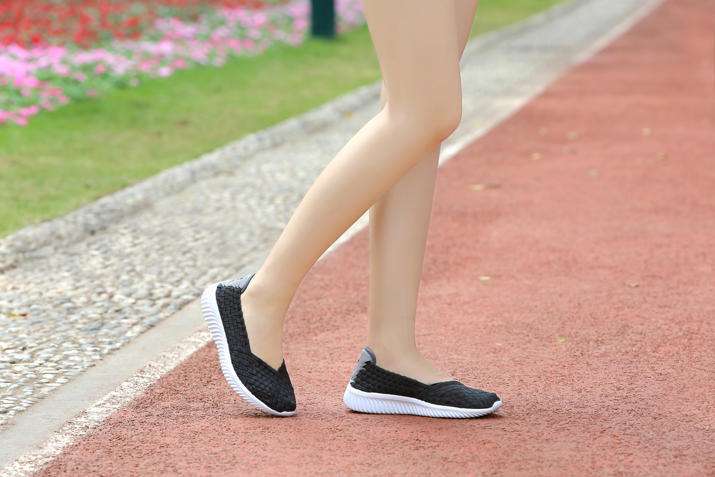 Lightweight Casual Woven Pumps