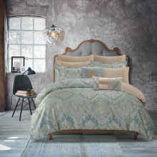 Embroidery Jacquard comforter set