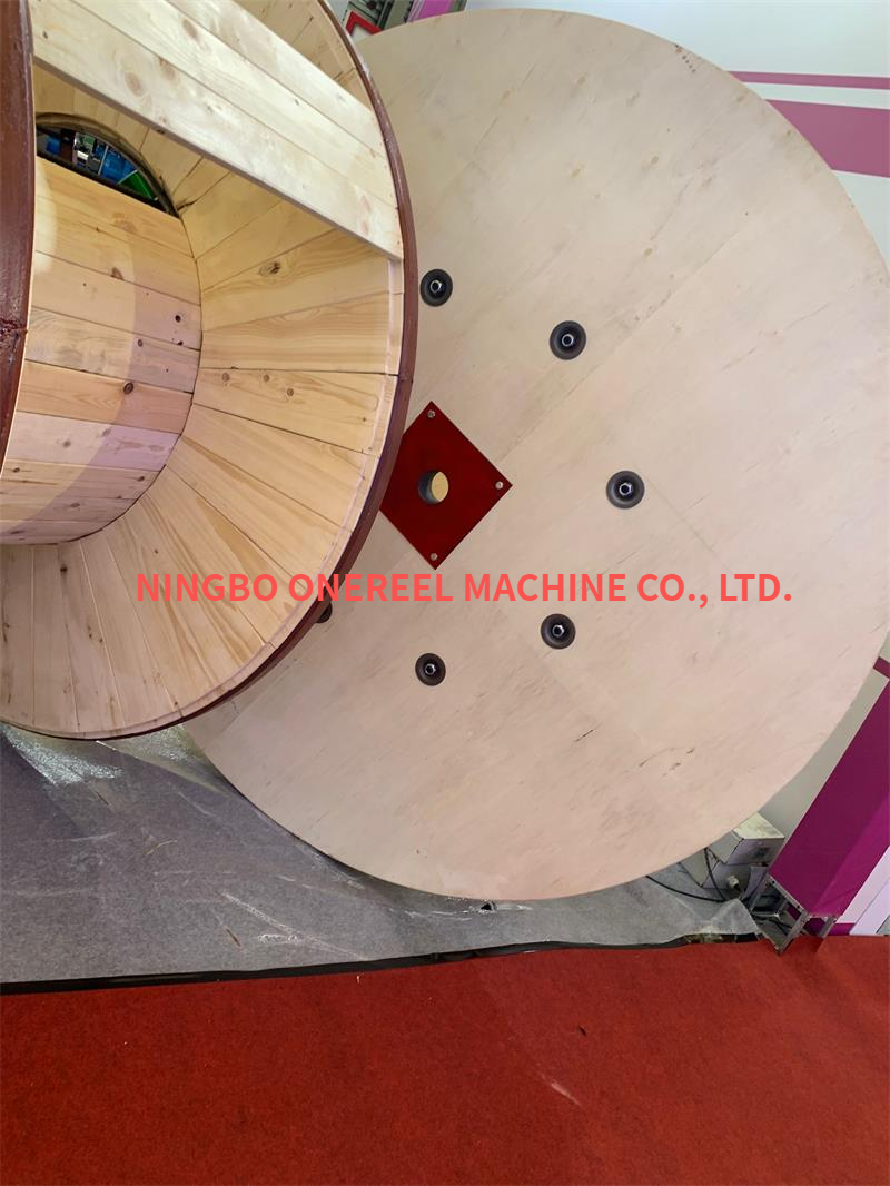 Wooden Reel (4) Wooden Reel (4)