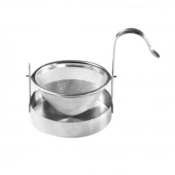 tea strainer with plate