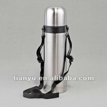 Portable stainless steel vacuum travel flask with carrying strap