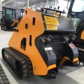 Skid Steer Loader พร้อมพลั่วสำหรับฟาร์ม CE