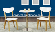 White table and chair restaurant opportunity (NA3082A&NA3073)