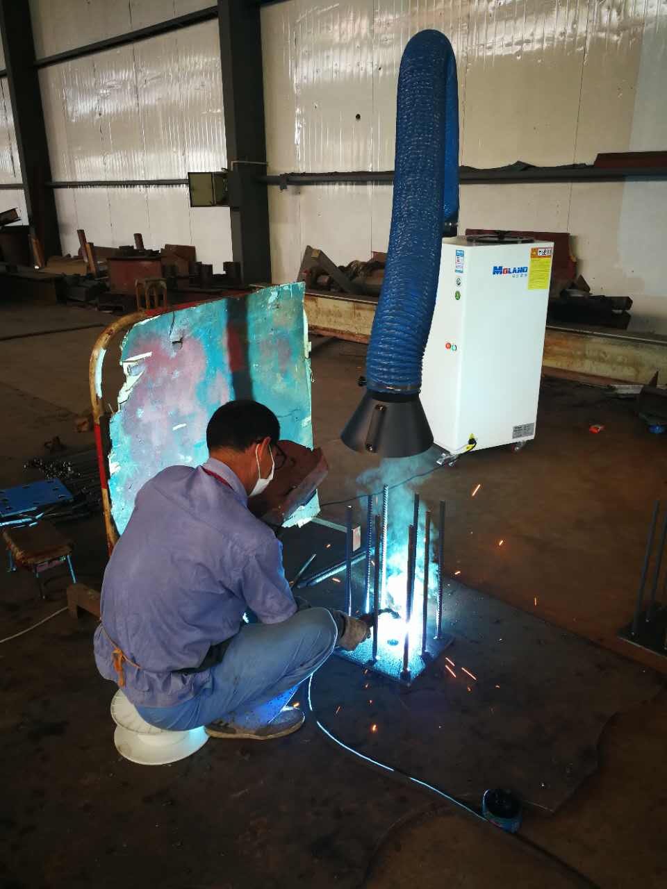 welding fume extractor