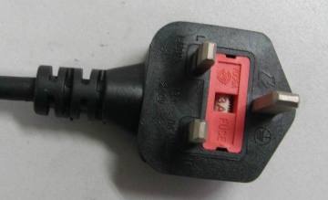 Uk Plug Moulded Non Rewirable?