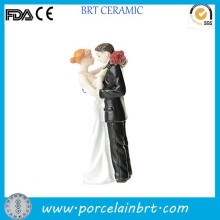 Wholesale gazing at each other resin Wedding Doll Cake Topper