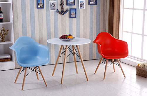 Eames DSW Table