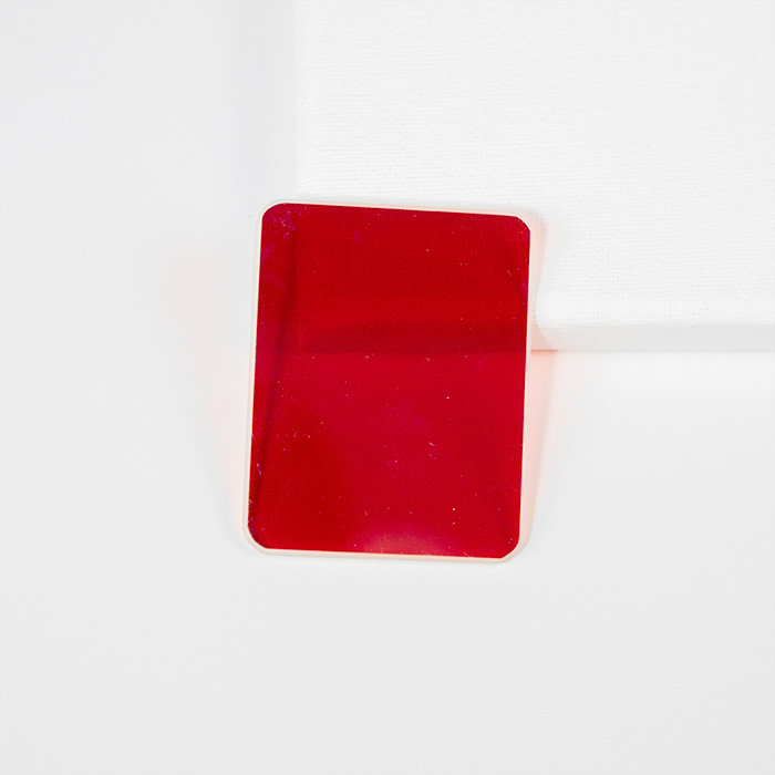 赤いコーティングされたガラス2 Red coated glass 2
