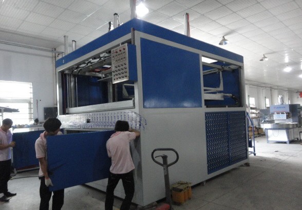 Automatic High Speed Vacuum Forming Machine