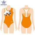 Neska pertsonalizatuak gimnasia gabeko gimnasia leotard