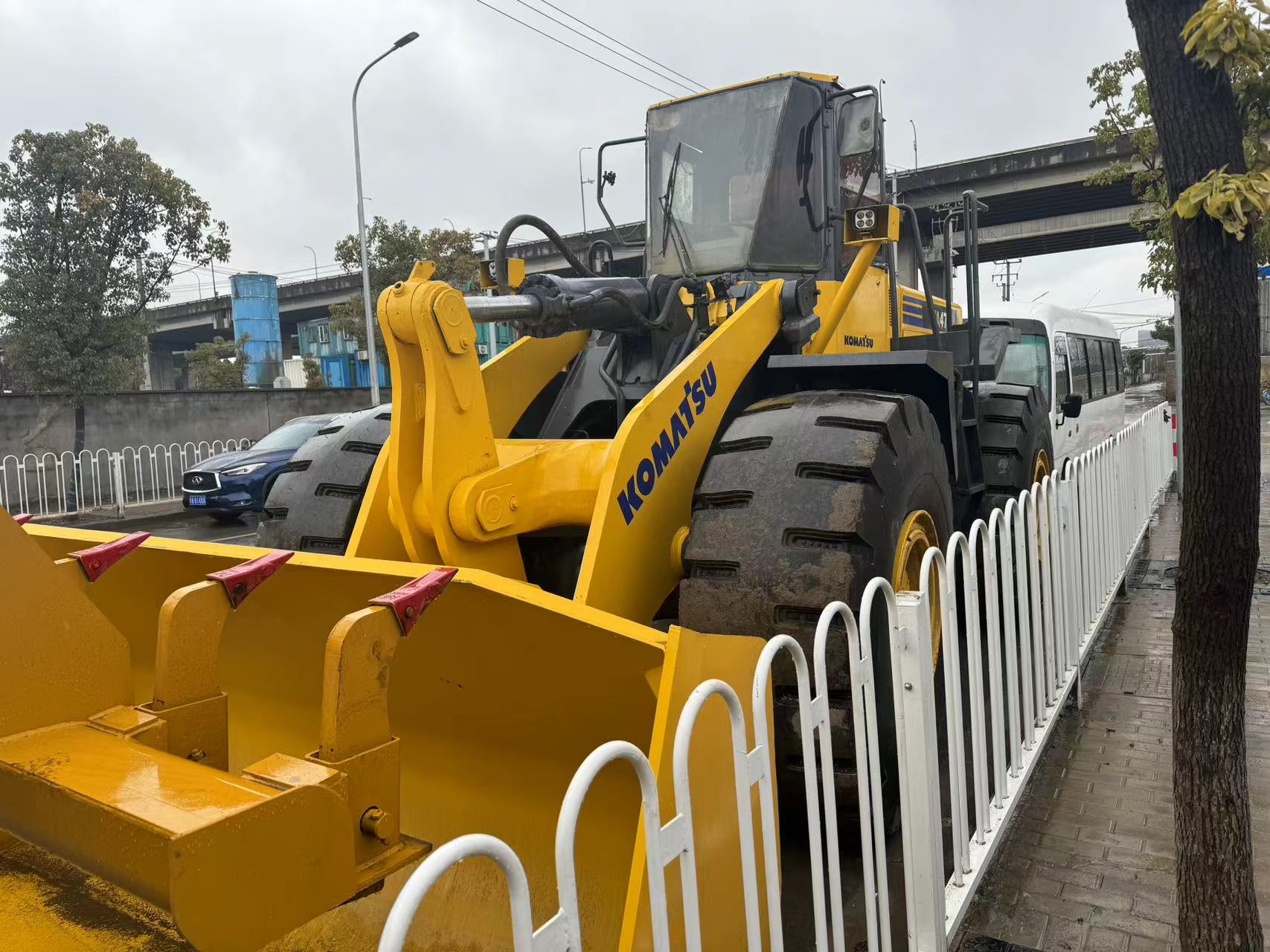 Used loader (2)