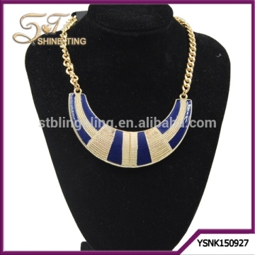 Fashion metal necklace crescent-shaped pendant necklace