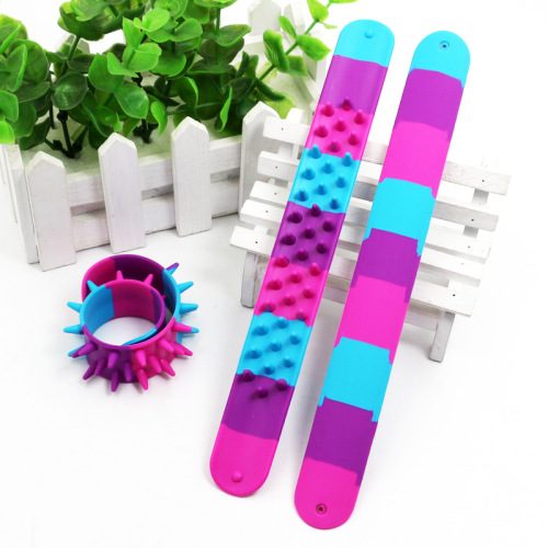 Pulseiras espetaculares no atacado Slap Bracelets Spiky Slap Band