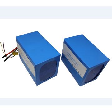 12V-accu en oplader gebruiken voor zonne-opslag